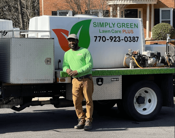 Simply-Green-Lawn-Care-Technician-1
